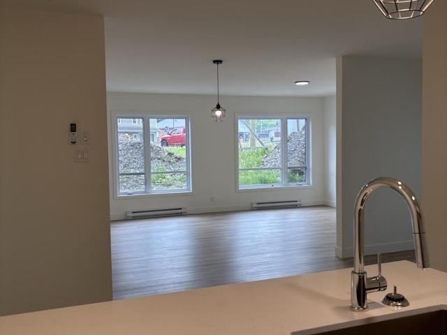 Appartement à Louer 18 Rue Allen Est, Waterloo 8 photos | Logis Québec
