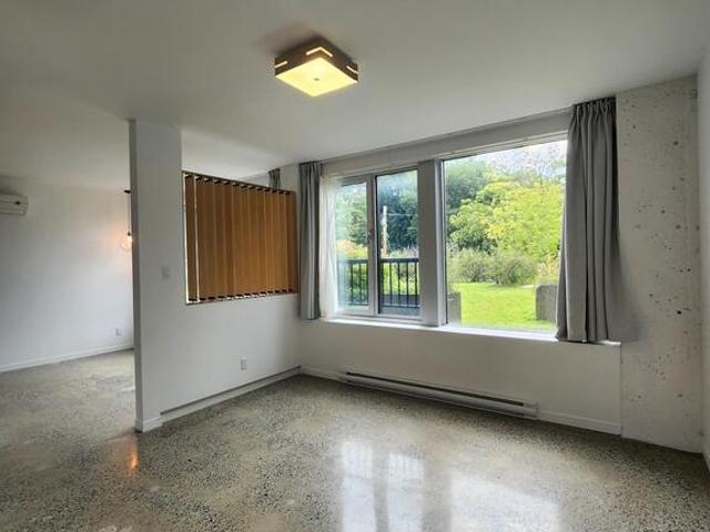 Appartement à Louer 100 RUE KING OUEST, Mont Bellevue Sherbrooke 21 photos | Logis Québec