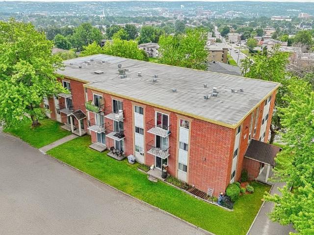 Appartement à Louer 1010 Rue Papineau, Fleurimont Sherbrooke 11 photos | Logis Québec