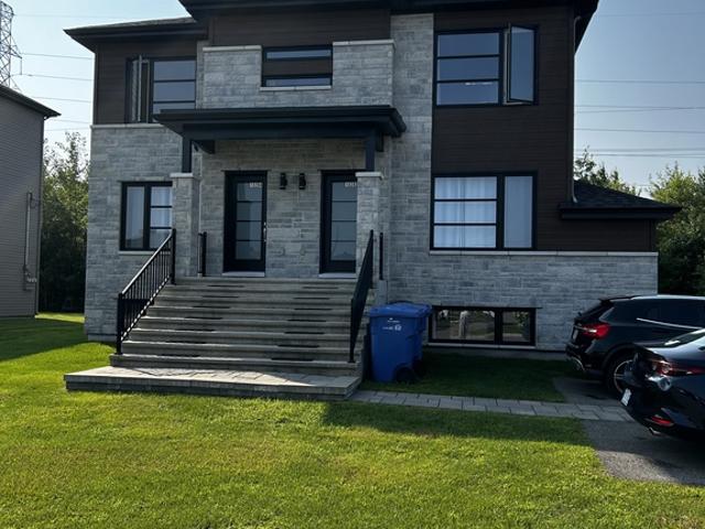 Appartement à Louer 10282 rue du Beaujolais, Mirabel 8 photos | Logis Québec