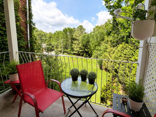 Appartement à Louer 104 106 203 955 rue Massawippi, North Hatley 8 photos | Logis Québec