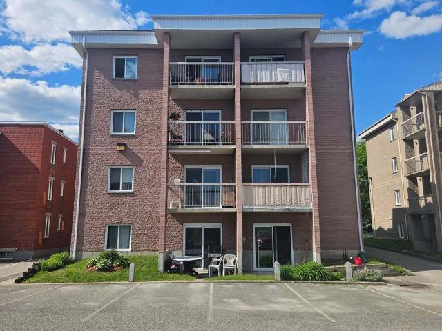 Appartement à Louer 1050 rue Conseil, Fleurimont Sherbrooke 14 photos | Logis Québec
