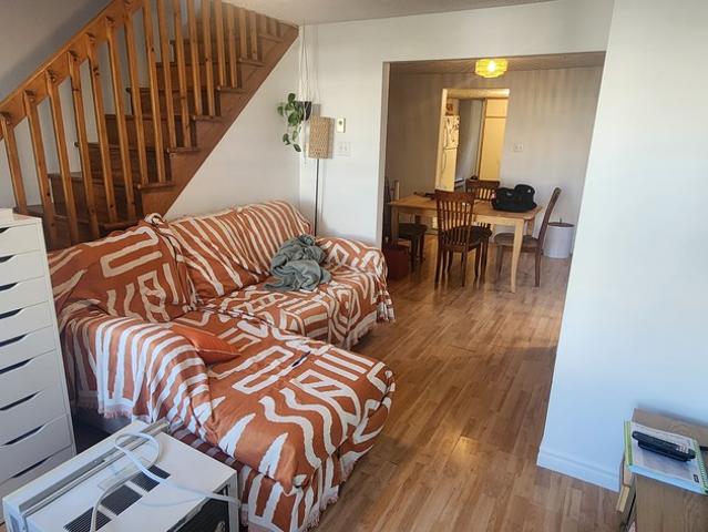 Appartement à Louer 113 rue de London, Les Nations Sherbrooke 7 photos | Logis Québec