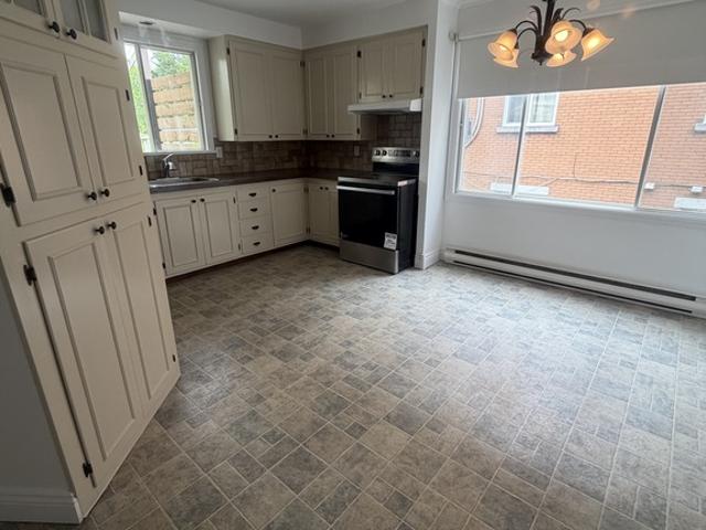 Appartement à Louer 112 Rue Gouin, Saint Charles Borromée 4 photos | Logis Québec