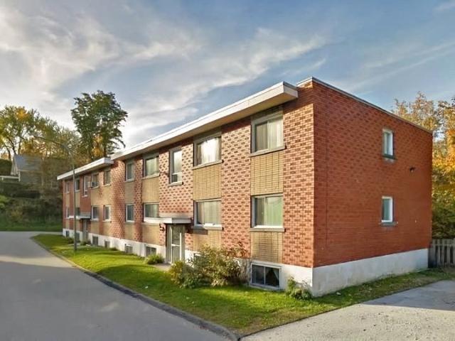 Appartement à Louer 1139 Rue de Grosvenor, Fleurimont Sherbrooke 9 photos | Logis Québec