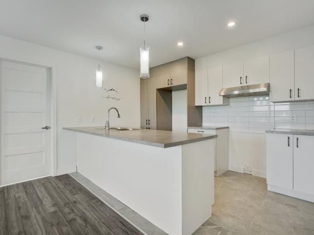 Appartement à Louer 1145,Av. des Jardins, Saint Rémi 16 photos | Logis Québec