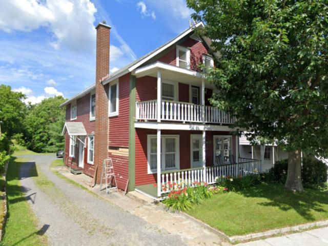 Appartement à Louer 1 131 rue Daniel Johnson, Danville 10 photos | Logis Québec