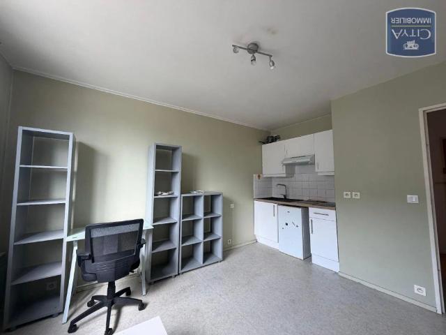 Appartement à louer 1 pièce 19.6m²