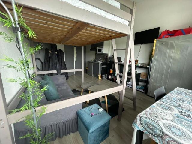 Appartement à louer 1 pièce 21.81m²