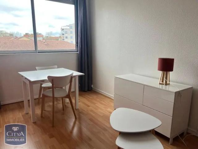 Appartement à louer 1 pièce 23.74m²