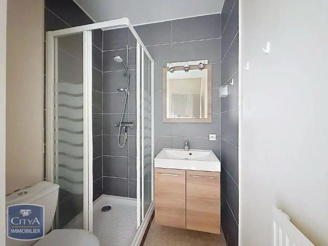Appartement à louer 1 pièce 24.32m²