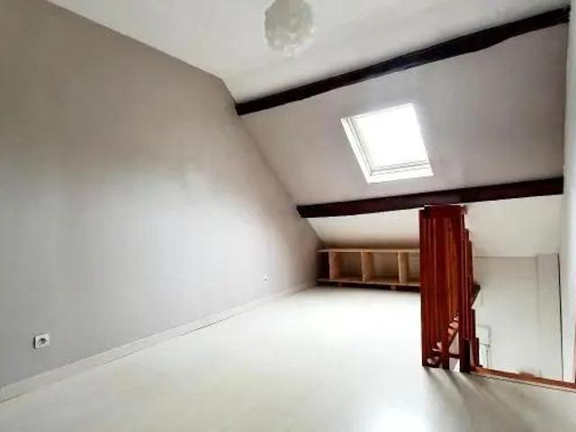 Appartement à louer 1 pièce 24.77m²