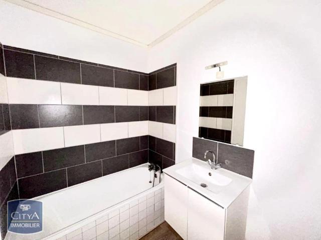 Appartement à louer 1 pièce 27.28m²
