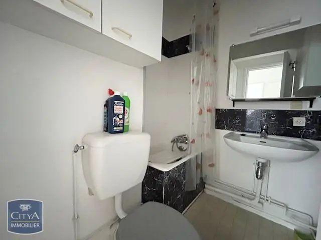 Appartement à louer 1 pièce 27.7m²