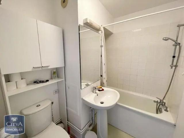 Appartement à louer 1 pièce 28.11m²
