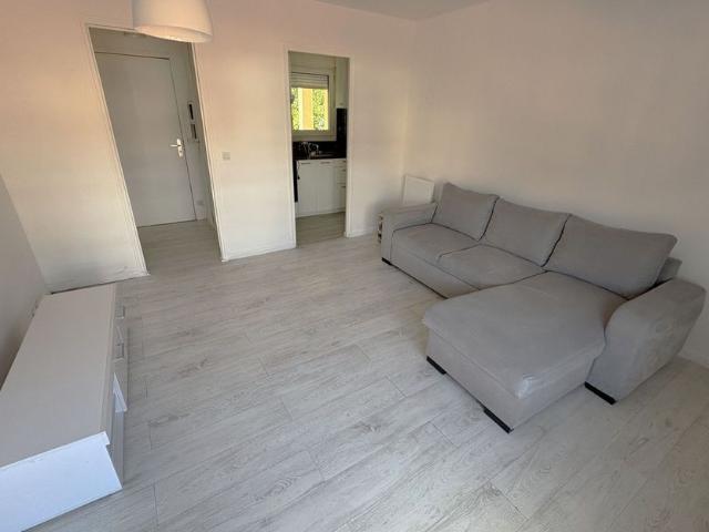 Appartement à louer 1 pièce • 30,10 m 2 Villeparisis