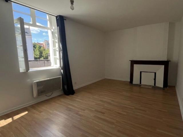 Appartement à louer 1 pièce 30 m