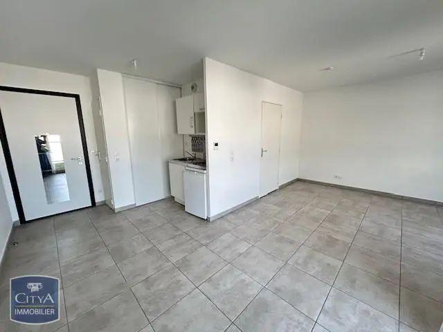 Appartement à louer 1 pièce 32.02m²