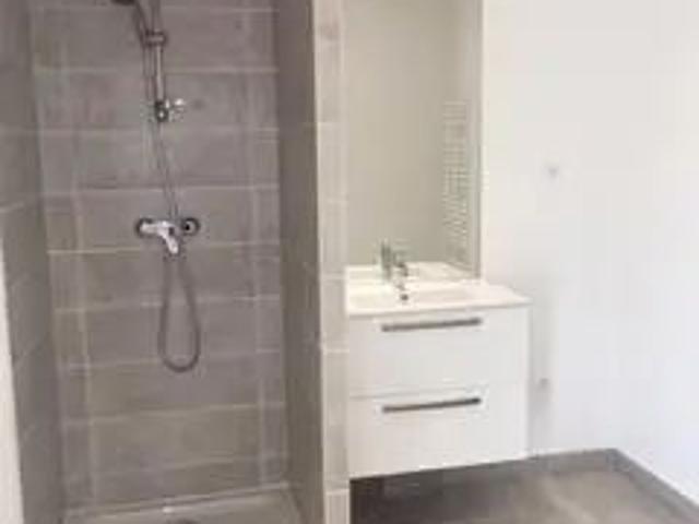 Appartement à louer 1 pièce 32.02m²