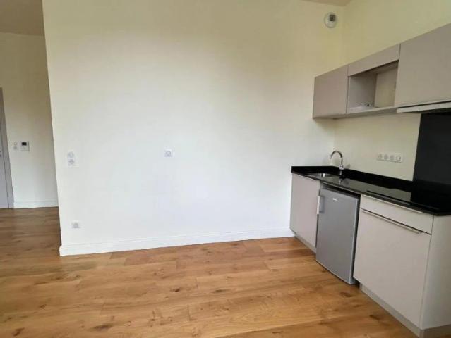 Appartement à louer 1 pièce 32.8m²