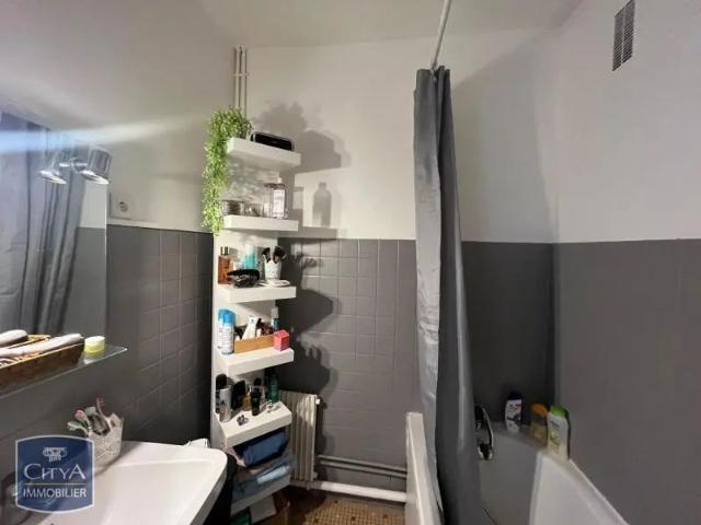 Appartement à louer 1 pièce 34.1m²