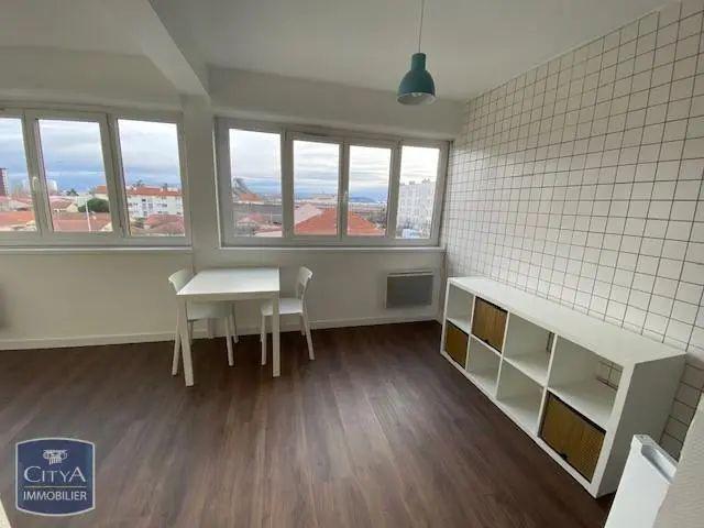 Appartement à louer 1 pièce 34.27m²