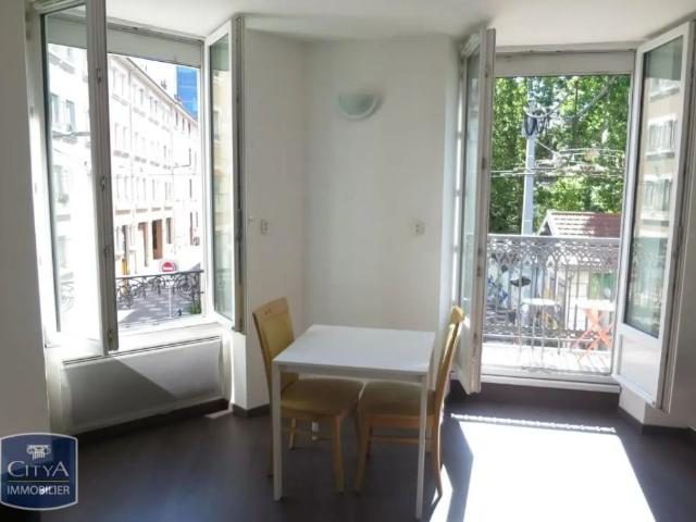 Appartement à louer 1 pièce 34.4m²
