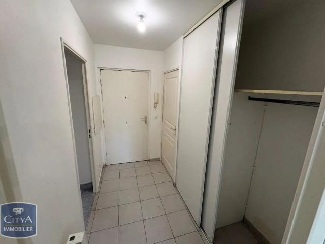 Appartement à louer 1 pièce 35.79m²
