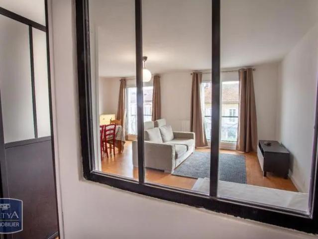 Appartement à louer 1 pièce 37.1m²