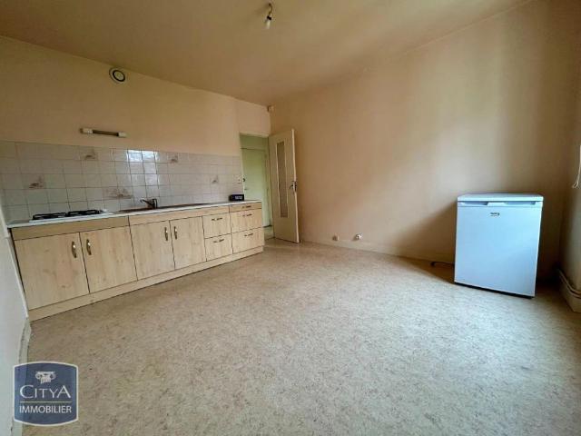 Appartement à louer 1 pièce 41.7m²