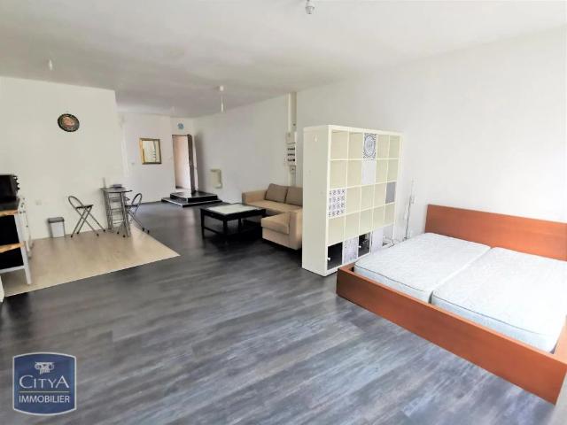 Appartement à louer 1 pièce 52.6m²