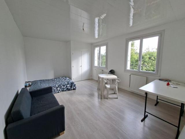 Appartement à louer 1 pièce • Carhaix Plouguer