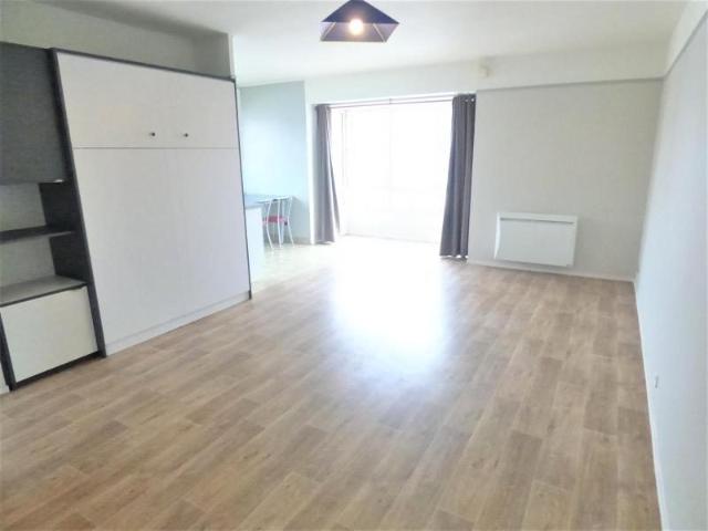 Appartement à louer, 1 pièce ANGERS 49000