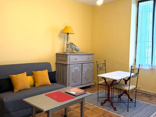 Appartement à louer 1 pièce • Aire sur l'Adour