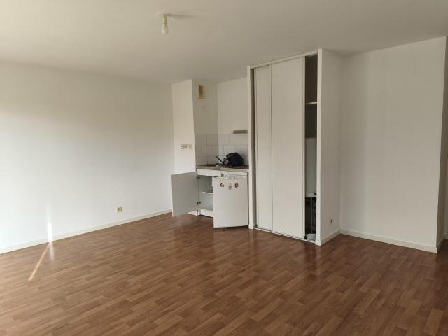 Appartement à louer, 1 pièce Guer 56380