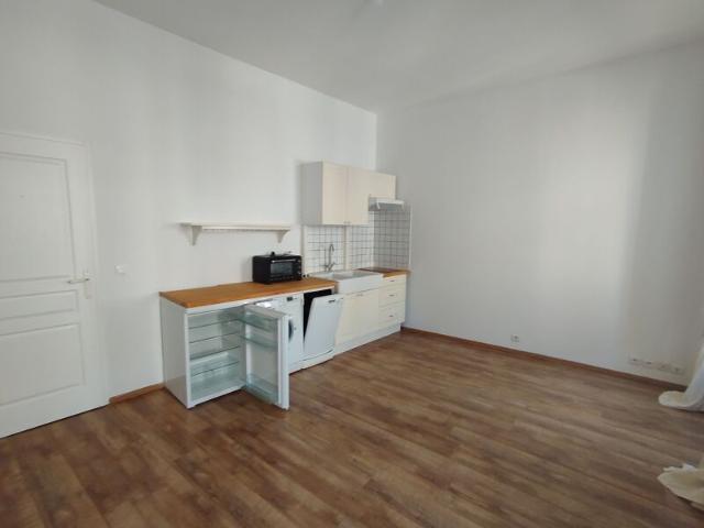 Appartement à louer 1 pièce • Les Vans