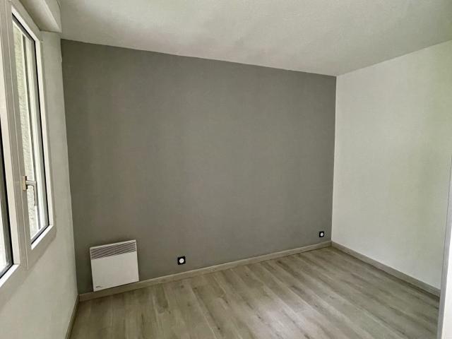 Appartement à louer, 1 pièce PAU 64000