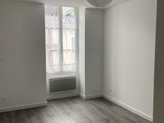 Appartement à louer, 1 pièce PAU 64000