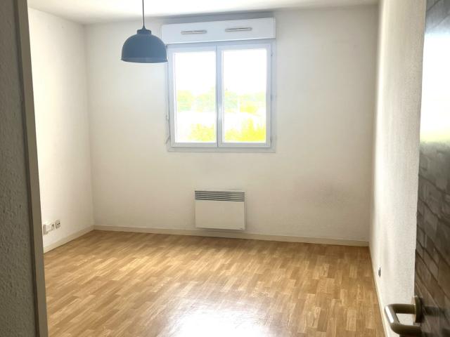 Appartement à louer, 1 pièce Pessac 33600