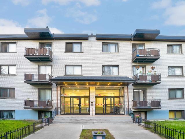 Appartement à Louer 2415 Avenue Madison, Montréal 30 photos | Logis Québec