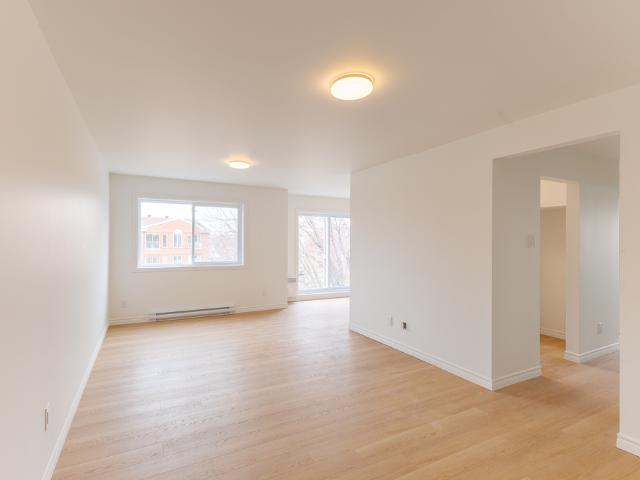 Appartement à Louer 2475 Avenue Aubert, Brossard 27 photos | Logis Québec
