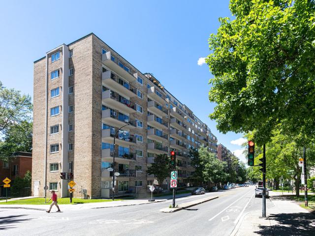 Appartement à Louer 25 Avenue Vincent D'Indy, Montréal 21 photos | Logis Québec