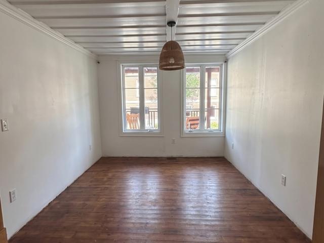 Appartement à Louer 273 Rue de l'Espinay, Québec, QC G1L 2H9, Canada, La Cité Limoilou Québec 10 photos | Logis Québec