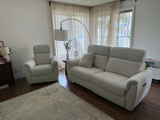Appartement à Louer 2700 avenue Sasseville, Sainte Foy/Sillery/Cap Rouge Québec 13 photos | Logis Québec