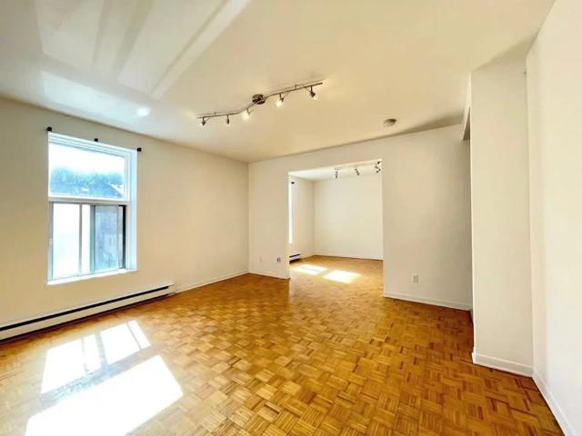 Appartement à Louer 2707 Rue Grand Trunk, Le Sud Ouest Montréal 17 photos | Logis Québec