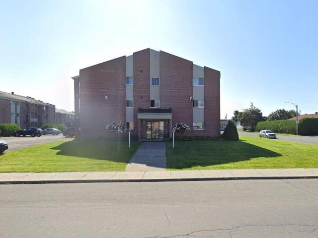 Appartement à Louer 275 Rue Simonds S Granby J2J 2C1, Granby 12 photos | Logis Québec