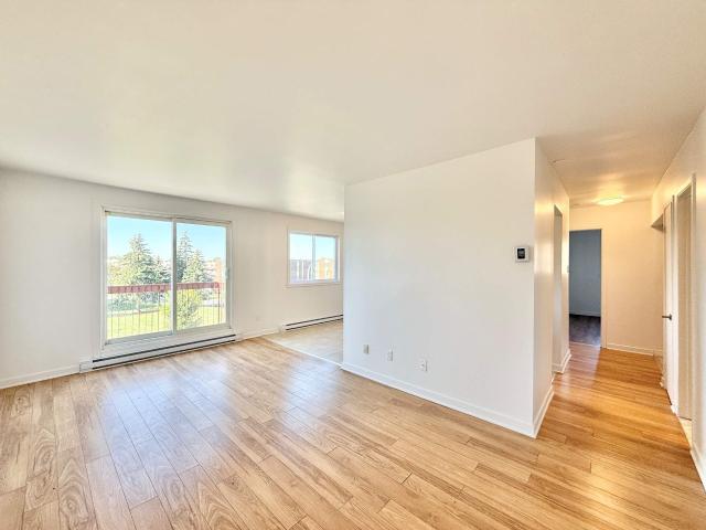 Appartement à Louer 2940 Rue Mazenod Longueuil J4L 4C8, Le Vieux Longueuil Longueuil 9 photos | Logis Québec
