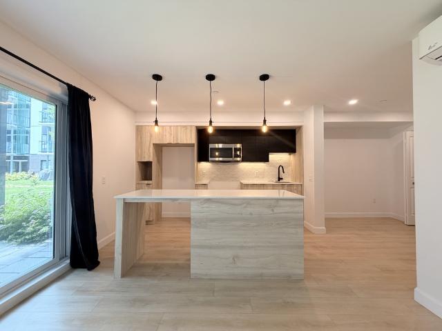 Appartement à Louer 2947 E Rue du Grand Voyer, Sainte Foy/Sillery/Cap Rouge Québec 16 photos | Logis Québec