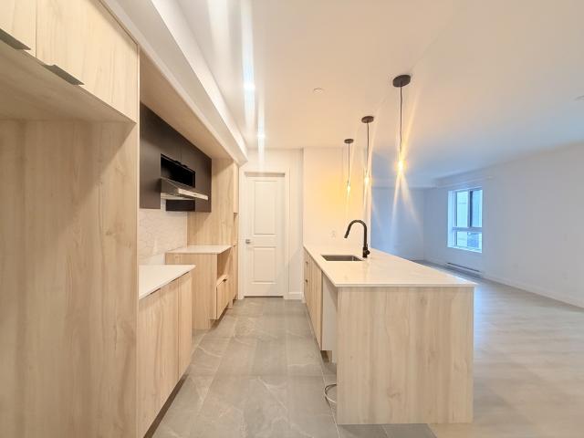 Appartement à Louer 2947 E Rue du Grand Voyer, Sainte Foy/Sillery/Cap Rouge Québec 13 photos | Logis Québec