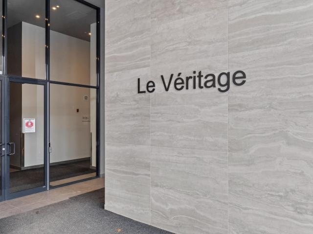 Appartement à Louer 2000 Rue Remembrance, Montréal 30 photos | Logis Québec